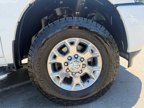 Used 2024 RAM 2500 Laramie AWD/4WD image 10