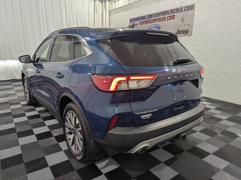 Used 2020 Ford Escape Titanium w/ Titanium Premium Package 2.0 AWD/4WD image 10