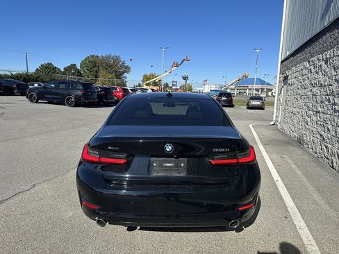 Used 2021 BMW 330i xDrive Sedan w/ Premium Package image 4