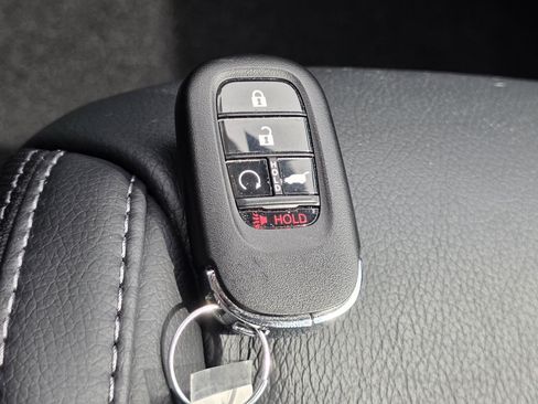 Certified 2025 Honda Pilot EX-L image 30