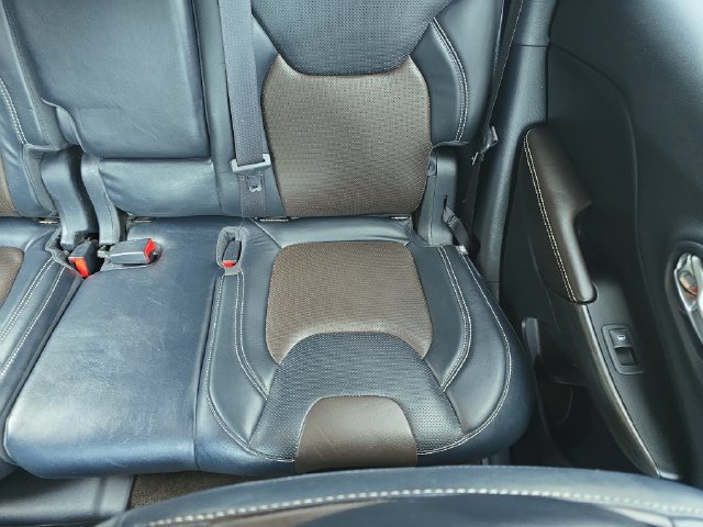 Used 2014 Jeep Cherokee Limited w/ Luxury Group FWD image 17