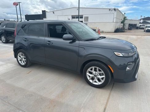 Used 2020 Kia Soul S FWD image 14