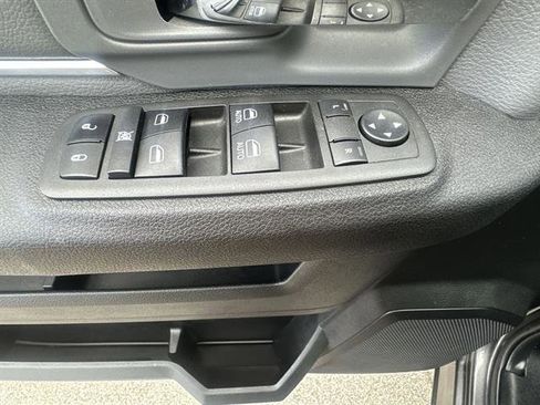 Used 2022 RAM 1500 Classic SLT image 38