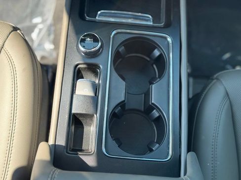Used 2024 Lincoln Corsair AWD w/ Equipment Group 101A image 18