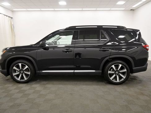 Used 2025 Honda Pilot Elite image 3