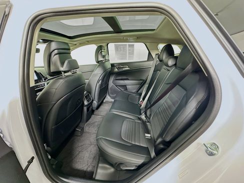 Used 2025 Kia Sportage SX image 27