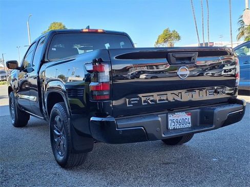 Certified 2025 Nissan Frontier SV image 3