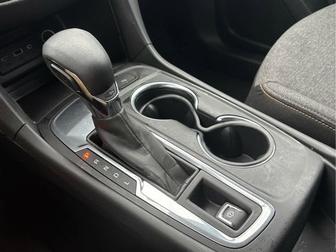 Certified 2024 Chevrolet Equinox LT w/ LPO, Floor Liner Package image 17