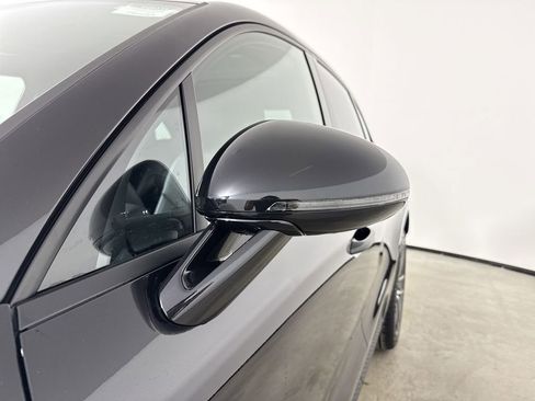 New 2026 Porsche Macan image 12