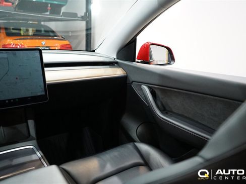 Used 2021 Tesla Model Y Long Range image 17