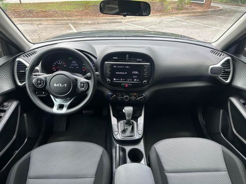Used 2022 Kia Soul LX FWD image 33