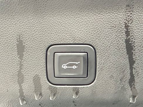 Certified 2025 Chevrolet Tahoe LT image 19