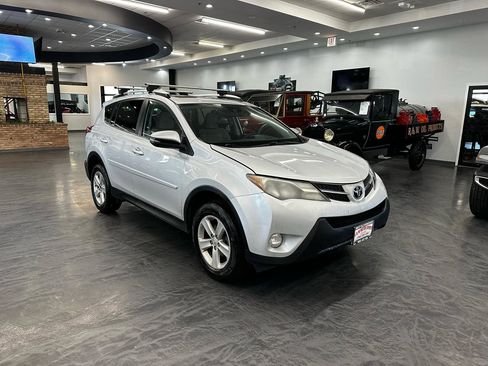 Used 2014 Toyota RAV4 XLE AWD/4WD image 3