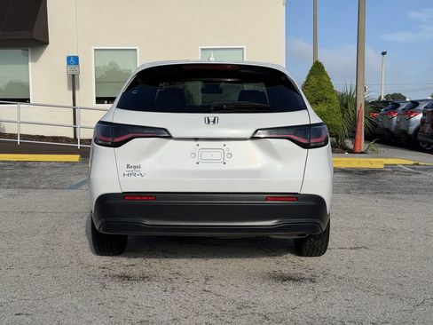 Used 2025 Honda HR-V LX image 6