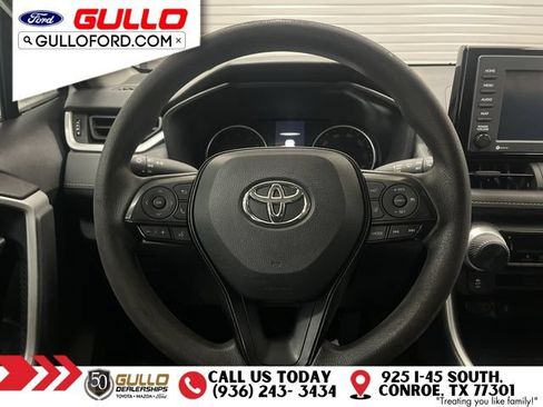 Used 2021 Toyota RAV4 LE AWD/4WD image 12