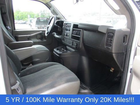 Used 2024 Chevrolet Express 2500 w/ Driver Convenience Package RWD image 4