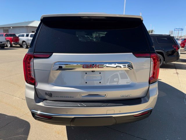 Used 2024 GMC Yukon SLT w/ SLT Premium Package RWD image 5