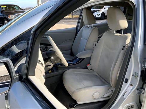 Used 2012 Nissan Leaf SL image 7