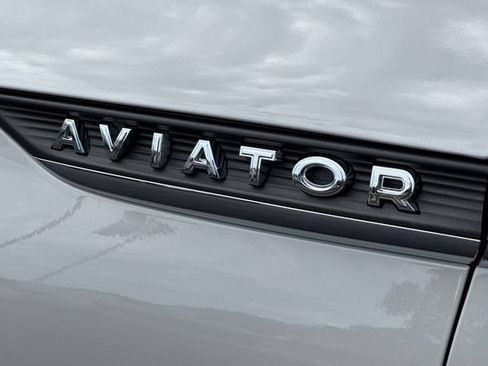 Used 2022 Lincoln Aviator Reserve w/ Elements Package Plus AWD/4WD image 52