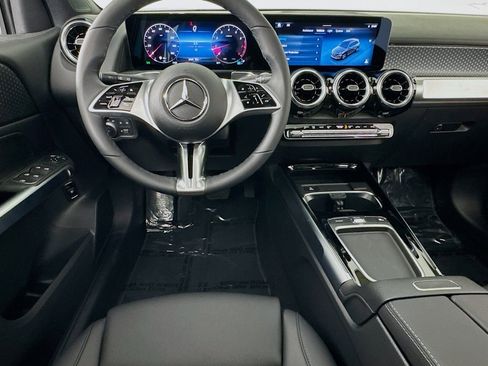 New 2026 Mercedes-Benz GLB 250 image 4