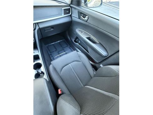 Used 2020 Kia Optima LX image 9