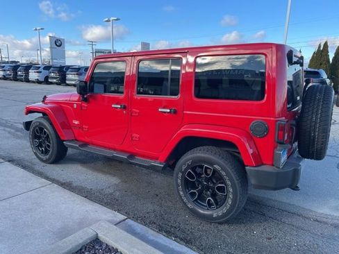 Used 2015 Jeep Wrangler Unlimited Sahara w/ Connectivity Group image 4