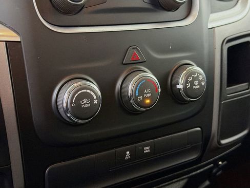 Used 2022 RAM 1500 Classic SLT image 18