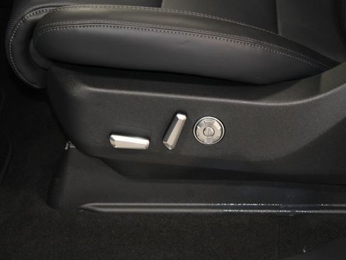 New 2025 Lincoln Navigator Reserve w/ Jet Appearance Package image 25