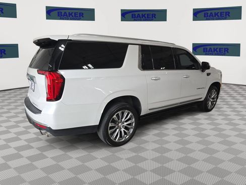Used 2022 GMC Yukon XL Denali AWD/4WD image 5
