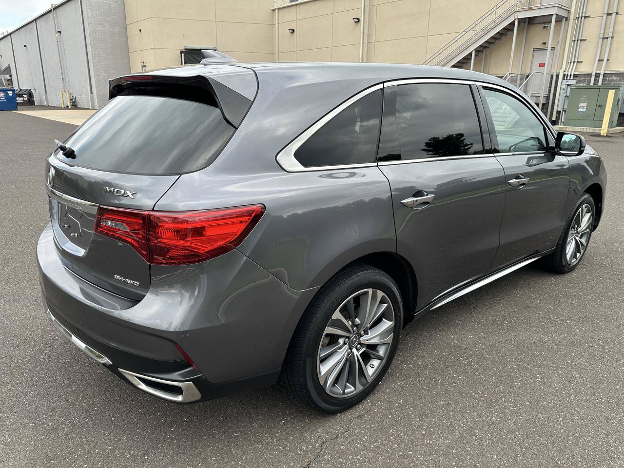 Used 2017 Acura MDX w/ Technology Package AWD/4WD image 5