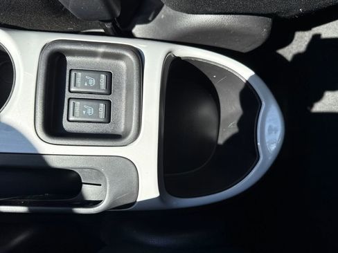 Used 2017 Nissan Juke SV image 20