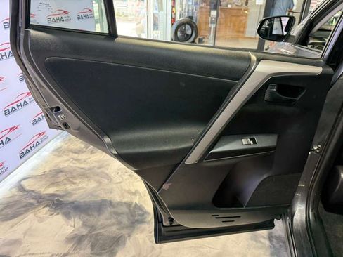 Used 2017 Toyota RAV4 LE FWD image 38