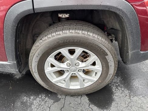 Used 2023 Jeep Grand Cherokee Limited AWD/4WD image 4
