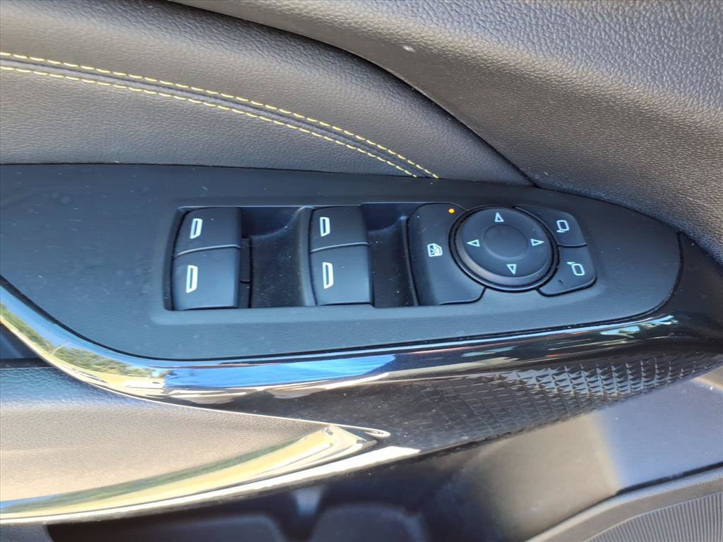 Used 2024 Chevrolet Trax LT FWD image 23