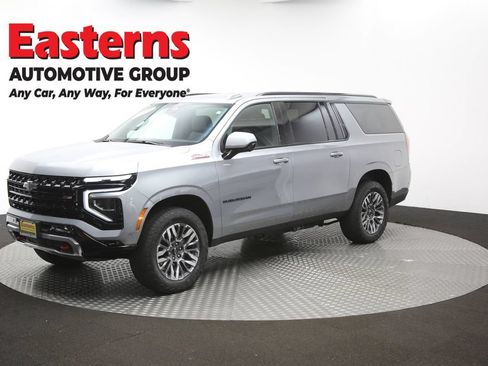 Used 2025 Chevrolet Suburban Z71 AWD/4WD image 60