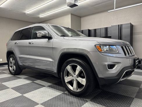 Used 2014 Jeep Grand Cherokee Limited w/ Trailer Tow Group IV AWD/4WD image 4