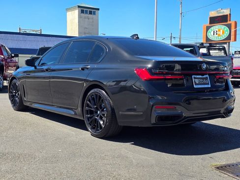 Used 2020 BMW 740i w/ M Sport Package RWD image 8