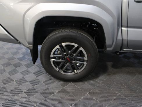 Used 2025 Toyota Tacoma Limited image 10