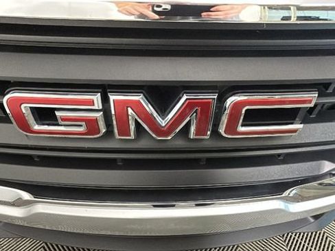 Used 2022 GMC Terrain SLE w/ Driver Convenience Package AWD/4WD image 8