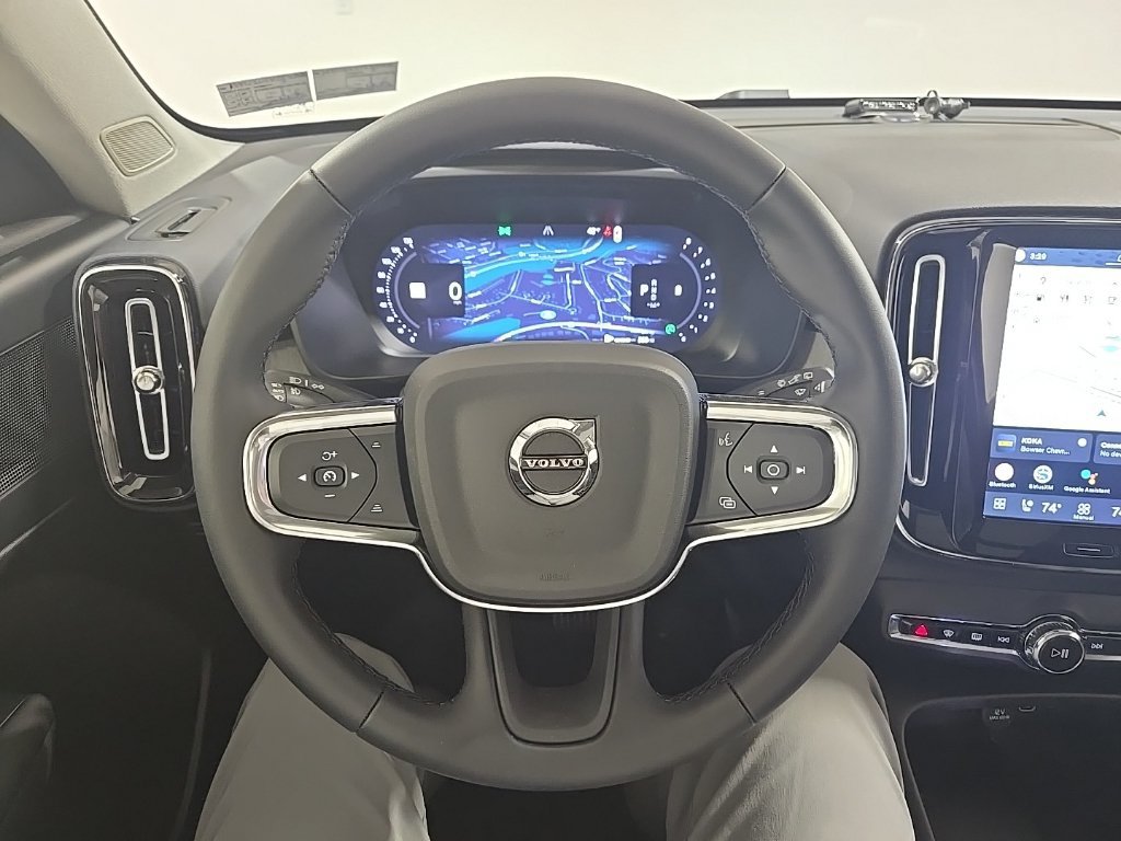 Used 2026 Volvo XC40 B5 Plus w/ Protection Package Premier AWD/4WD image 9