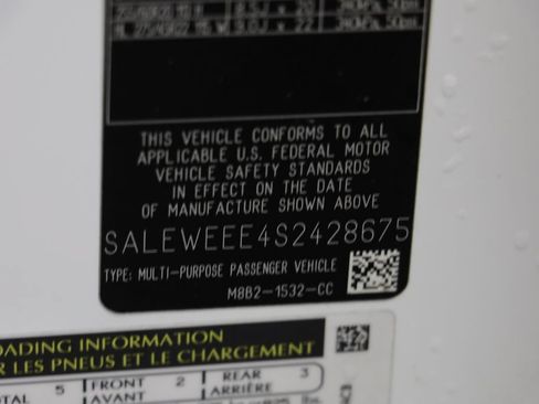 Certified 2025 Land Rover Defender 110 V8 AWD/4WD image 25