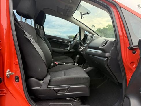 Used 2018 Honda Fit LX image 11