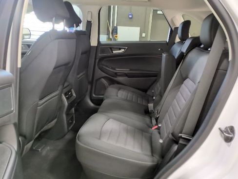 Used 2024 Ford Edge SE w/ Black Appearance Package AWD/4WD image 18