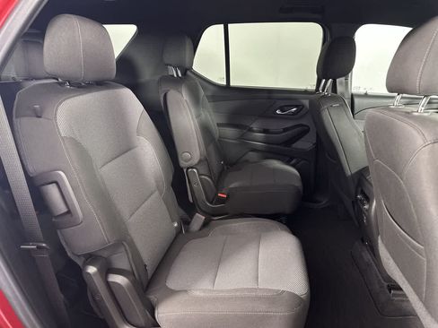 Used 2023 Chevrolet Traverse LT FWD image 6