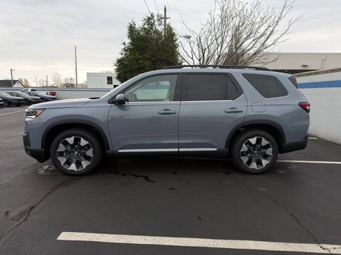 Used 2026 Honda Pilot Elite image 2