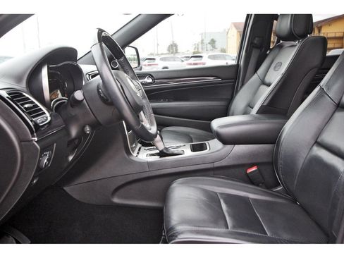 Used 2021 Jeep Grand Cherokee Overland RWD image 28