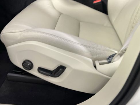 Used 2025 Volvo XC90 T8 Plus w/ Protection Package Premier image 24