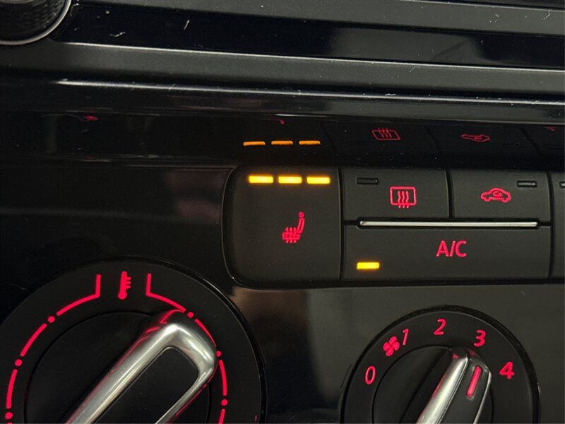 Used 2016 Volkswagen Jetta Sport w/ Lighting Package FWD image 22