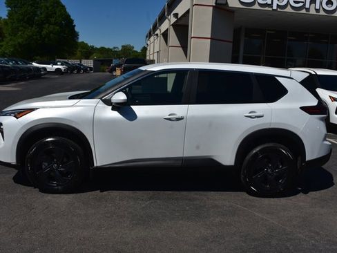 New 2026 Nissan Rogue SV FWD image 8