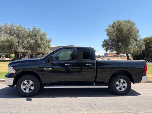 Used 2017 RAM 1500 Classic SLT AWD/4WD image 2